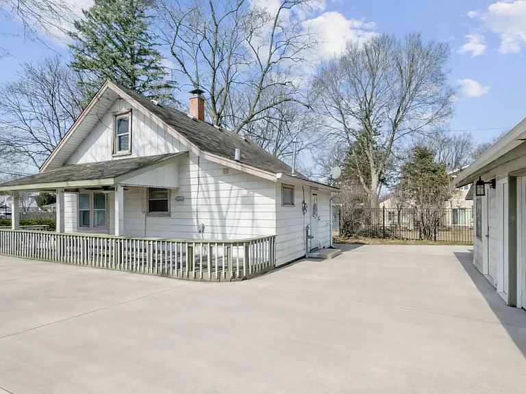 618 S Stewart Ave — Photo 35