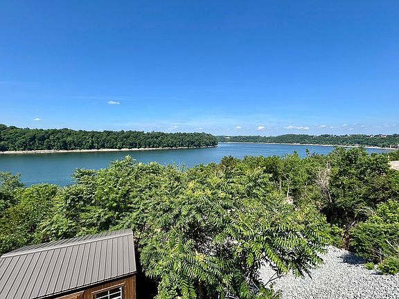 5th image of 235 Lakeview Dr