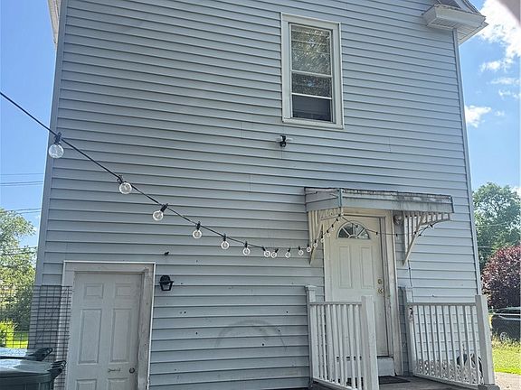 4th image of 134 Lewis St