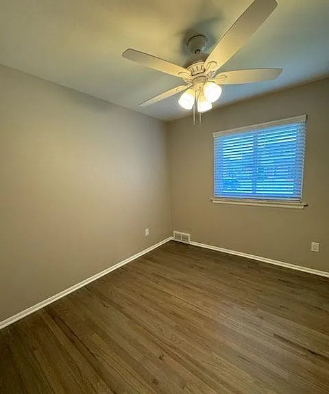 36411 Roycroft St — Photo 11