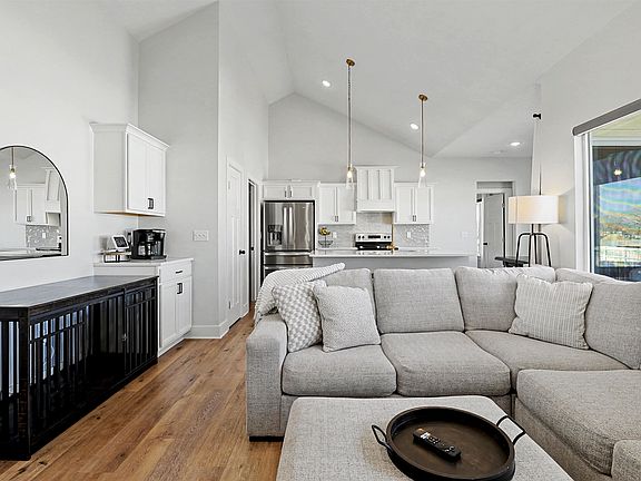 5th image of 5437 N Saint Paul Ct