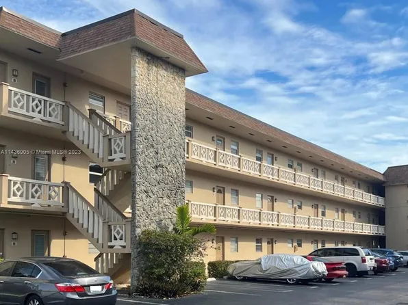 5061 W Oakland Park Blvd #201, Lauderdale Lakes, FL 33313