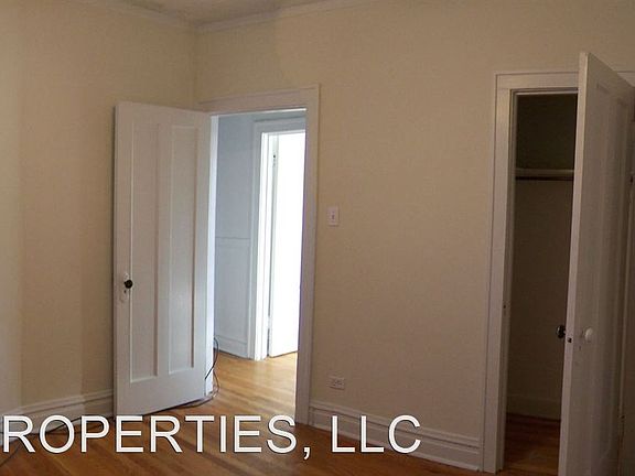 4th image of 4503 N Oakley Ave APT 3