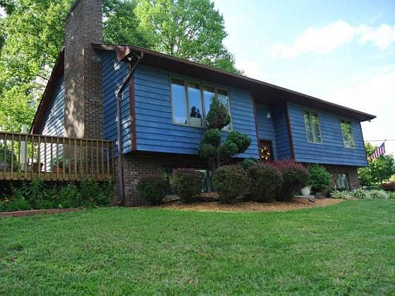1st image of 1008 Starling Dr