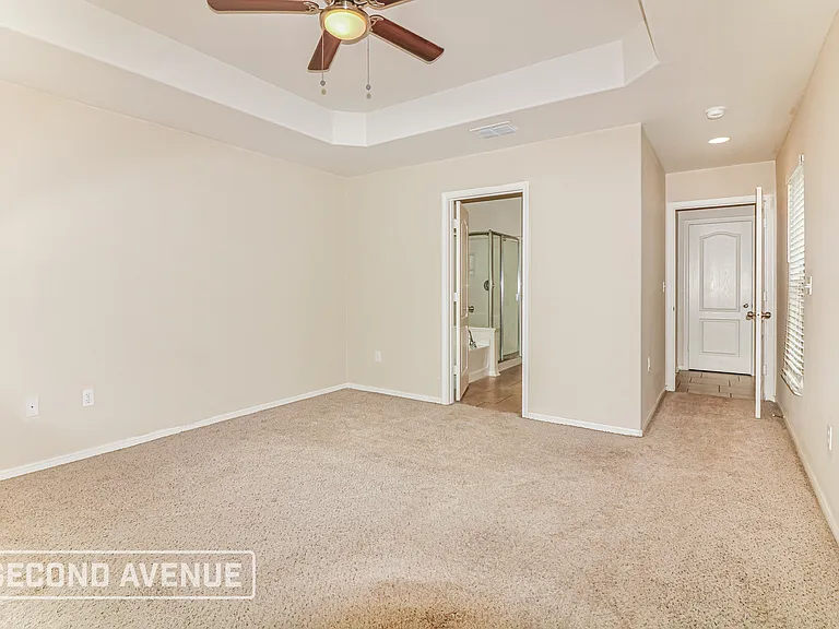 1037 Imperial St — Photo 9