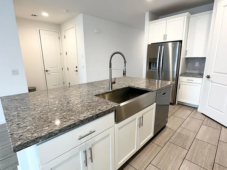 6816 W Valley View Dr — Photo 3