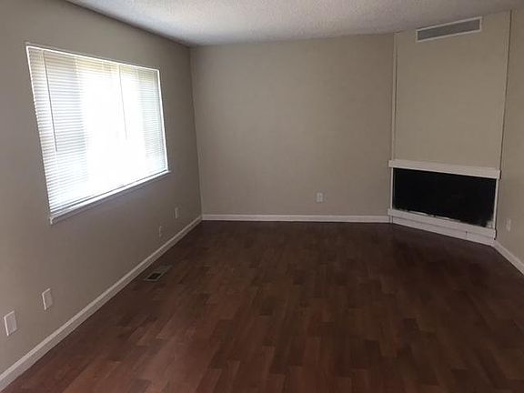 4th image of 1342 Essex Way #2