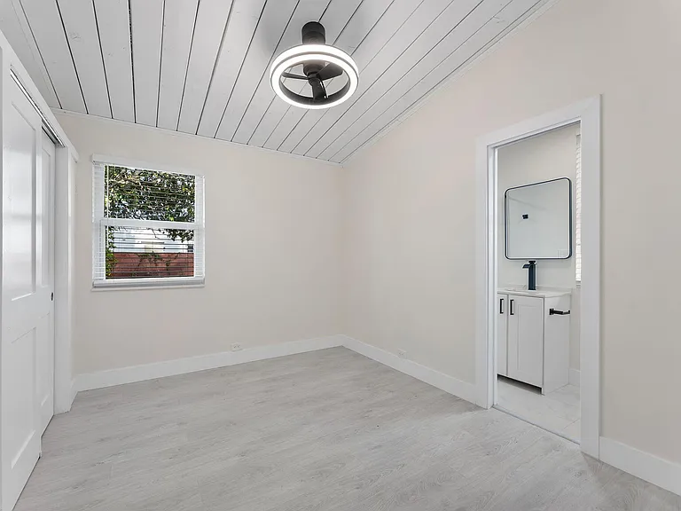 474 Enfield St — Photo 7