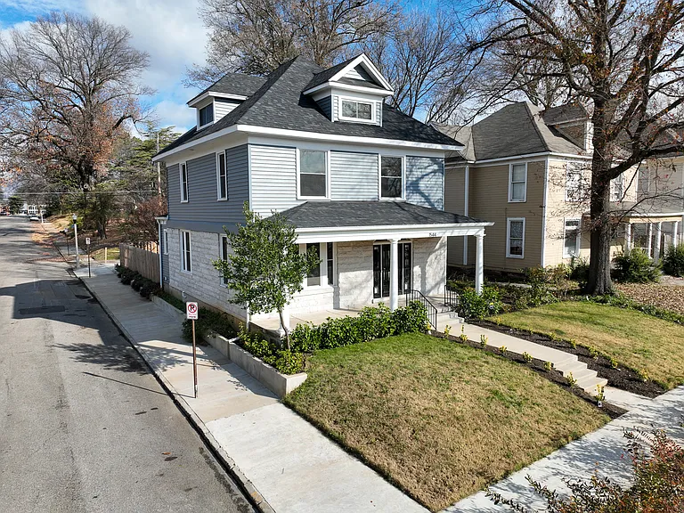 1544 Court Ave #1 — Photo 3