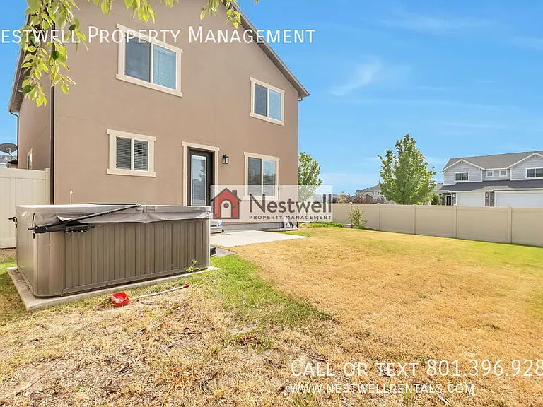 35 E Water Ln — Photo 28