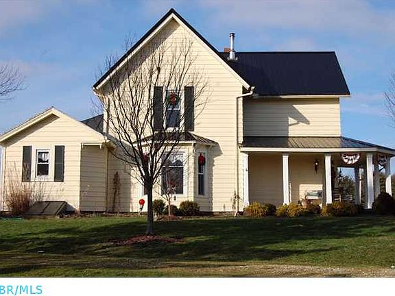 Solid Oak Structure on 2' of Granite