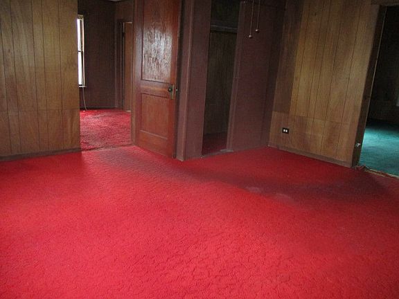 3rd image of 442 Pinnell Ln