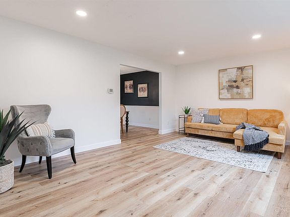 2nd image of 5452 Crystal Dr