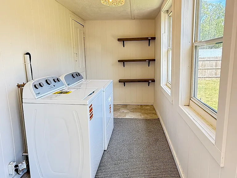 57 E Ash St #2 — Photo 8