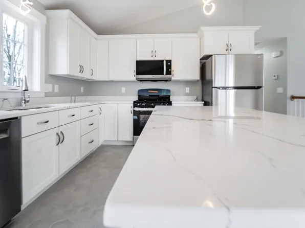 176 Chelsea St, Gardner, MA 01440