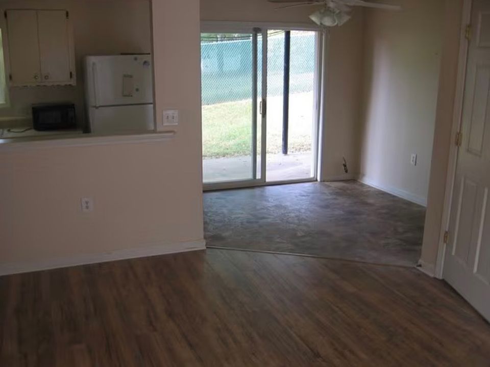 2nd image of 110 Johnson St APT 2