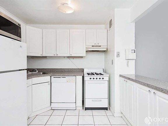 5th image of 220 Park Ave S #84
