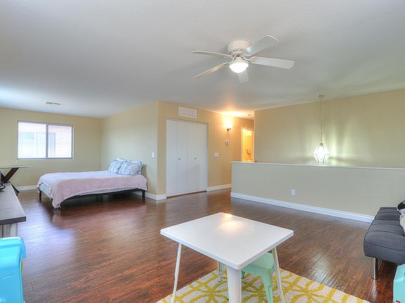 4th image of 39975 W Thornberry Ln