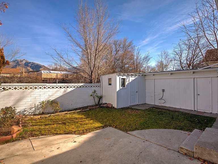 2723 S Melbourne St — Photo 23