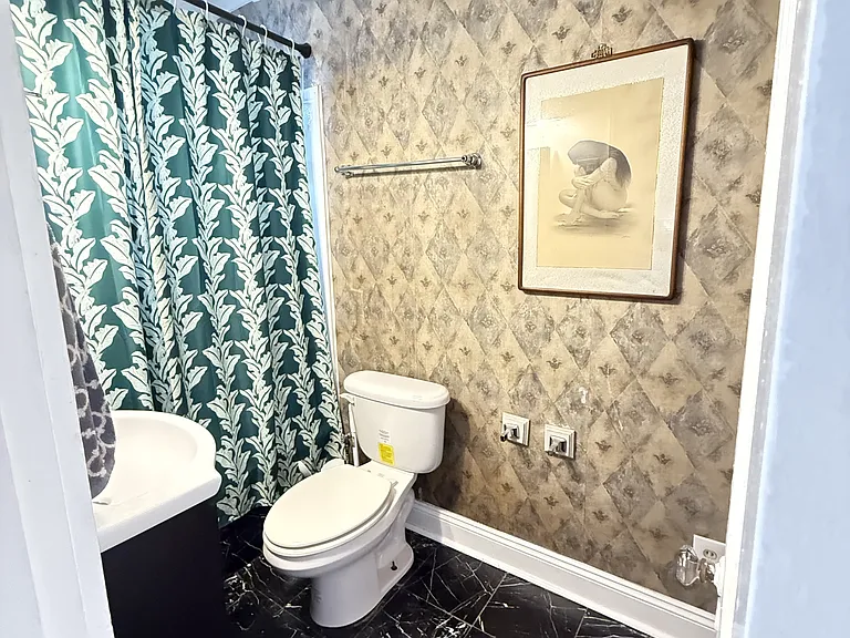 7825 Saint Charles Ave — Photo 29