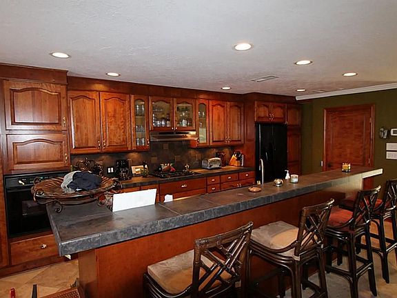 2nd image of 14 Lakewood Ln #14