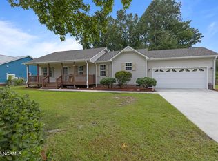 104 River Reach Dr W, Swansboro, NC 28584