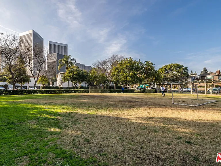 9768 W Olympic Blvd — Photo 35