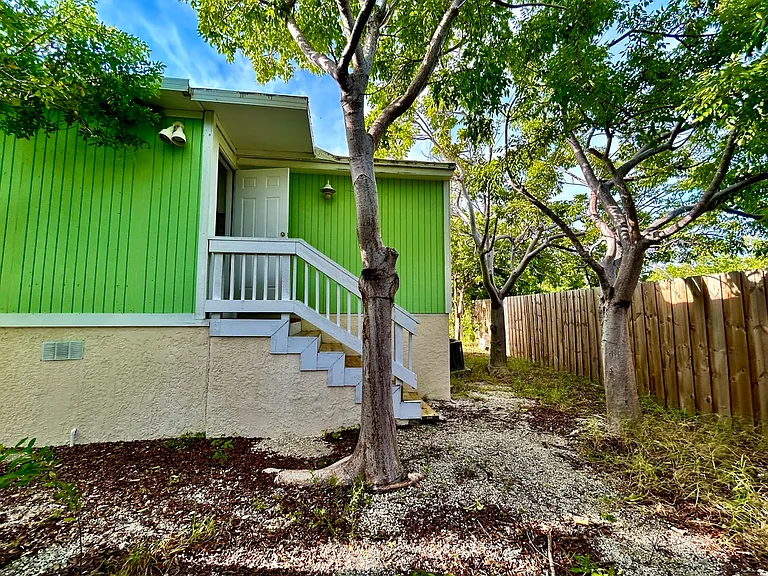 100 Sunset Ln — Photo 28
