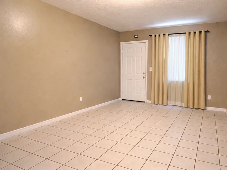 773 Platypus Ct #1 — Photo 3