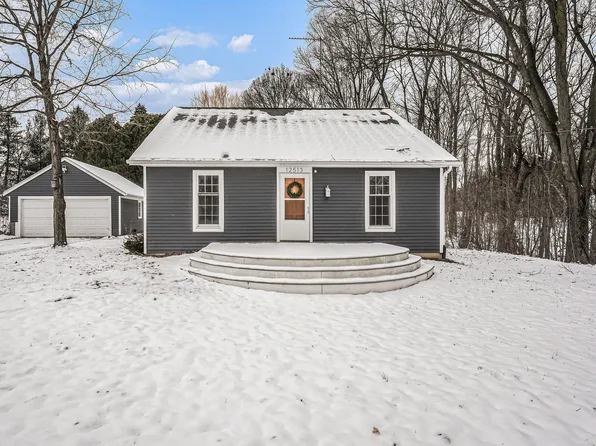 12513 Daling Ct, Grand Rapids, MI 49534