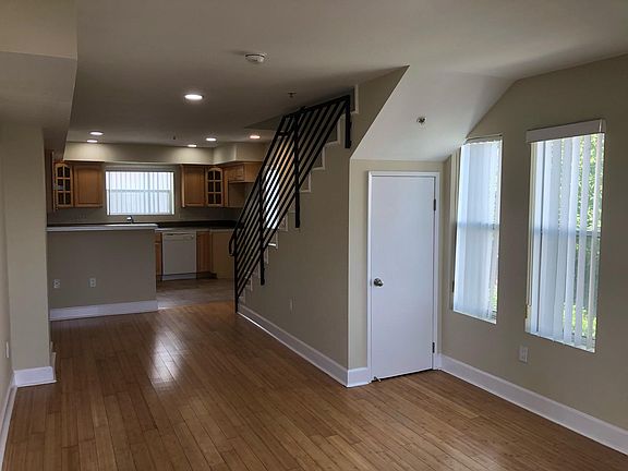 2nd image of 6033 Eleanor Ave APT 8