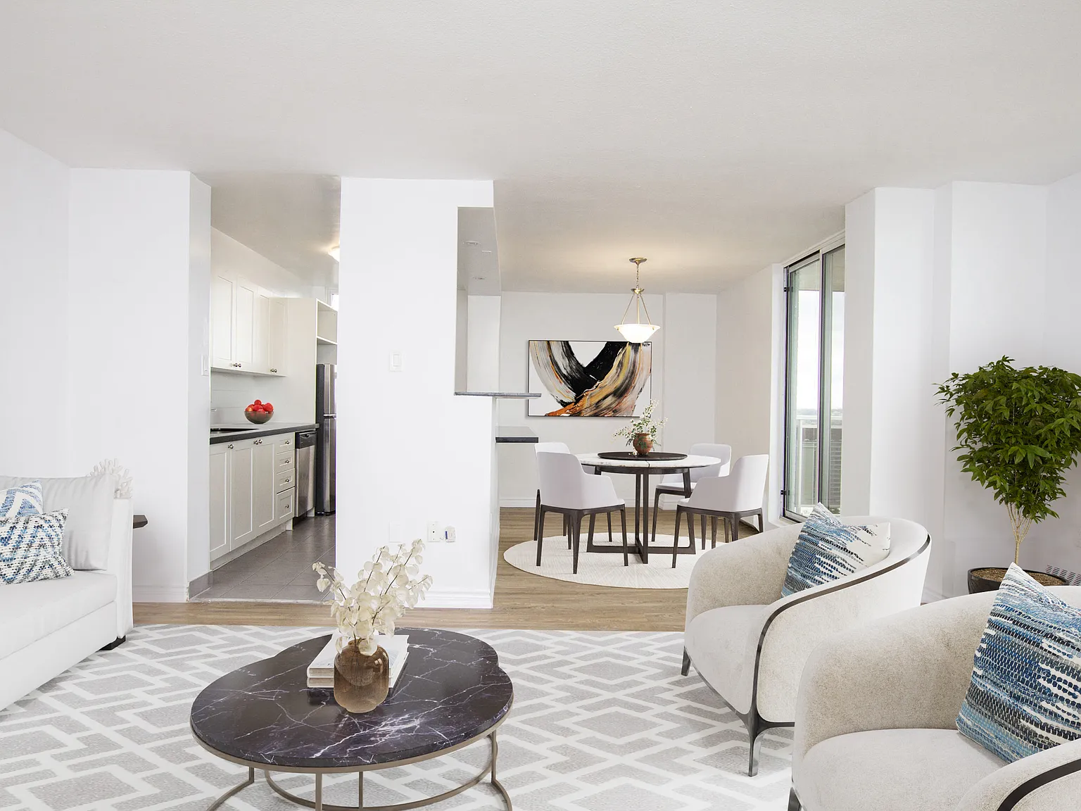 Dufresne Court Apartments — Photo 3