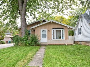 4640 N River Park Blvd, Glendale, WI 53209