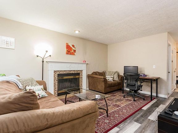 3rd image of 948 Charleston Way Dr #11A