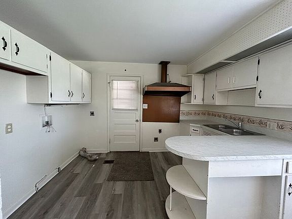4th image of 541 Pandora Dr
