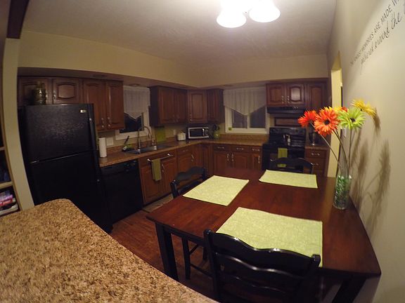 4th image of 1505 W Royale Dr