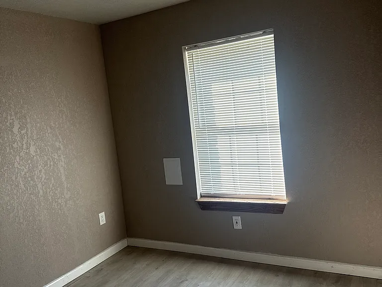 844 Cleardale Dr — Photo 10