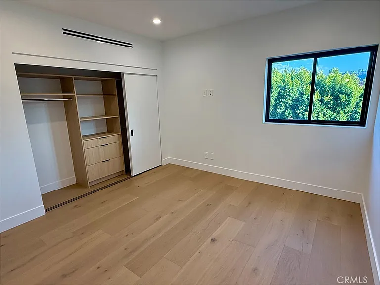 4332 Alcove Ave — Photo 15