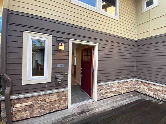 4th image of 14625 NE 145th St #209
