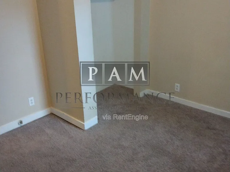 1521 N Jefferson St — Photo 8