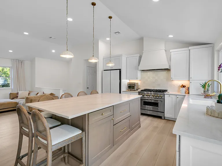 53 Field Ave — Photo 8