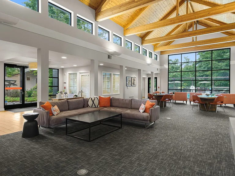 Parkridge Apartments — Photo 12