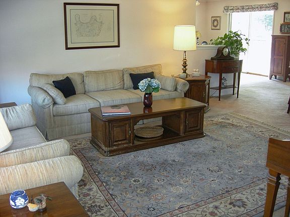 5th image of 312 Saint Johns Cir