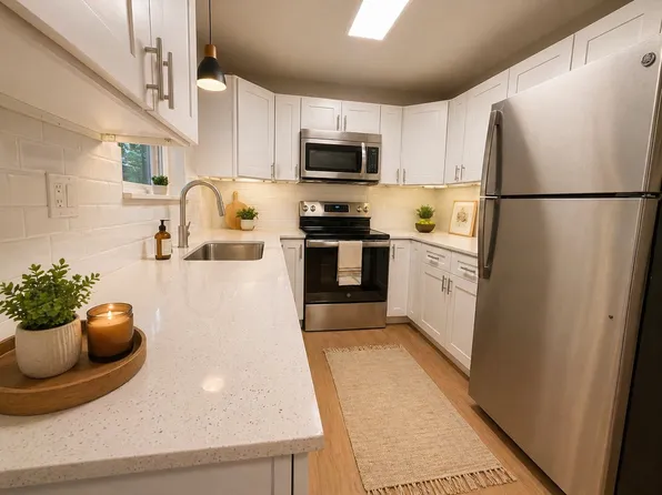 7614 206th St SW #1, Edmonds, WA 98026