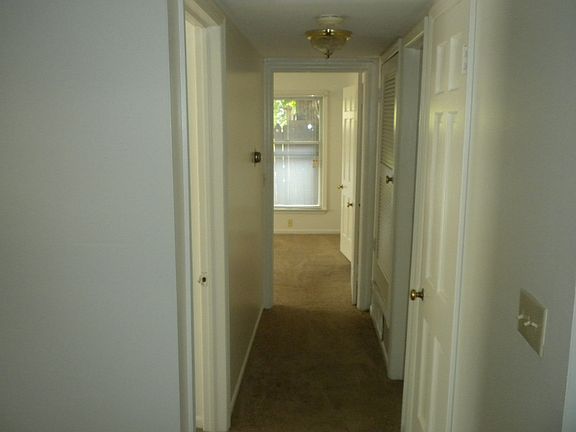 4th image of 247 E Blenkner St