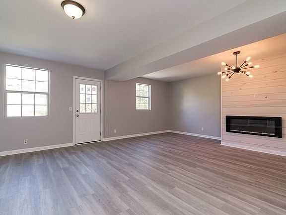 3rd image of 316 Ocala Dr