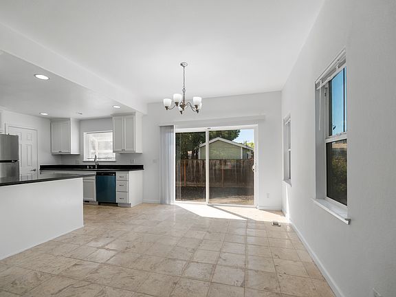 2nd image of 28133 Saint Tropez Pl