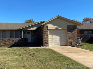 6347 S Madison Pl, Tulsa, OK 74136