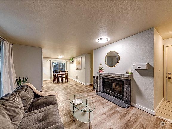 4th image of 14014 NE 181st Pl APT D104
