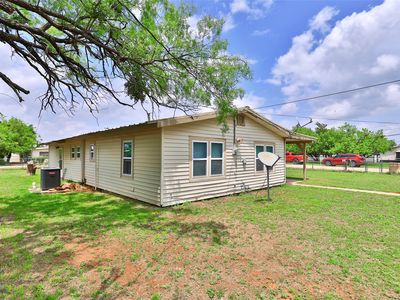 108 Indian Creek Dr, Tye, TX, 79563